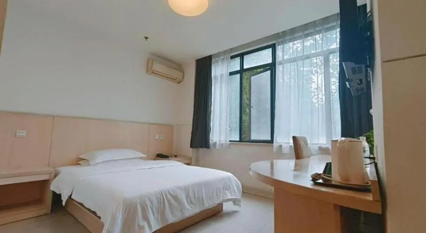 Bed in Jinjiang Inn E'ling Cultural and Creative Second Factory