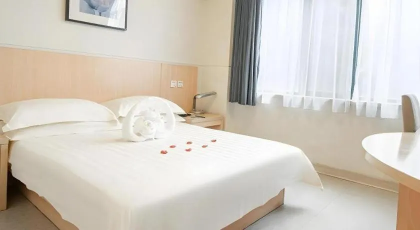 Bed in Jinjiang Inn E'ling Cultural and Creative Second Factory