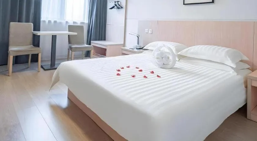 Bed in Jinjiang Inn E'ling Cultural and Creative Second Factory