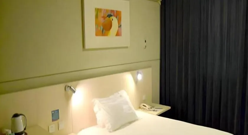 Bed in Jinjiang Inn E'ling Cultural and Creative Second Factory