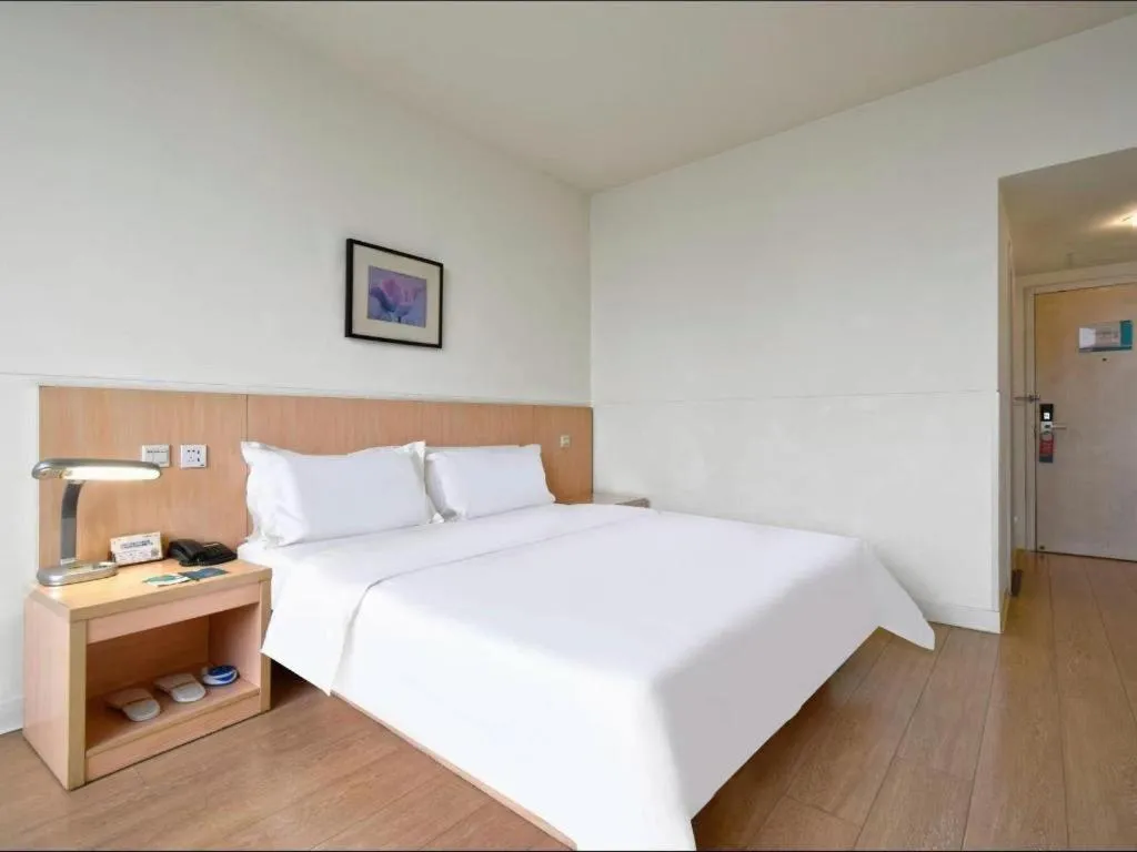 Bed in Jinjiang Inn E'ling Cultural and Creative Second Factory