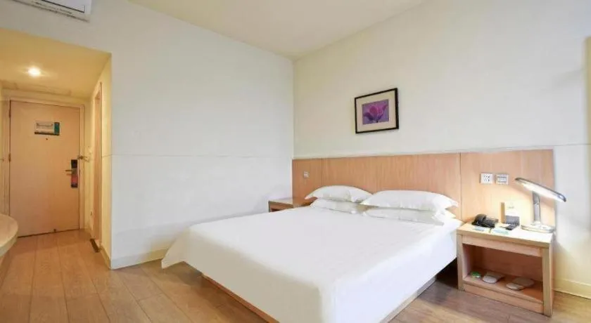 Bed in Jinjiang Inn E'ling Cultural and Creative Second Factory