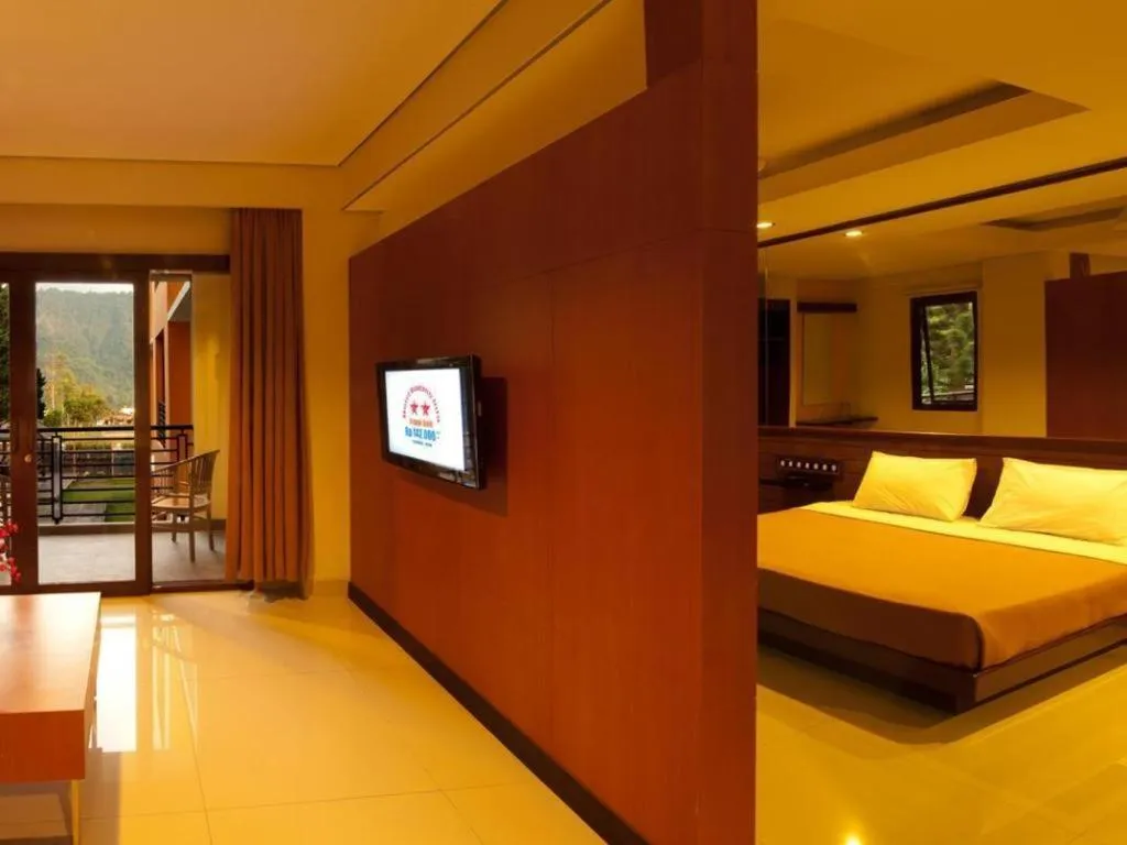 Bed in Hotel Bintang Tawangmangu