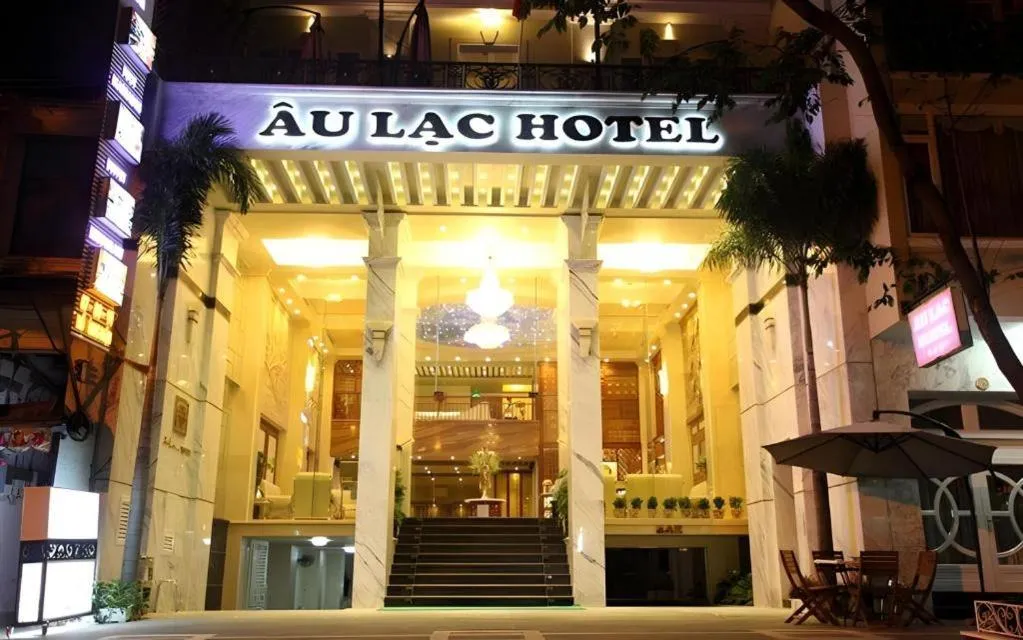 Au Lac Charner Hotel
