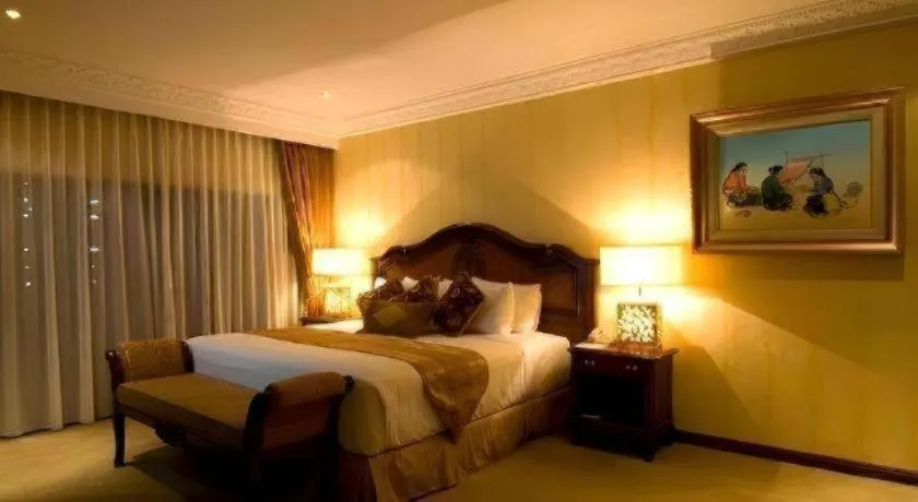 Bed in Danau Toba Hotel International