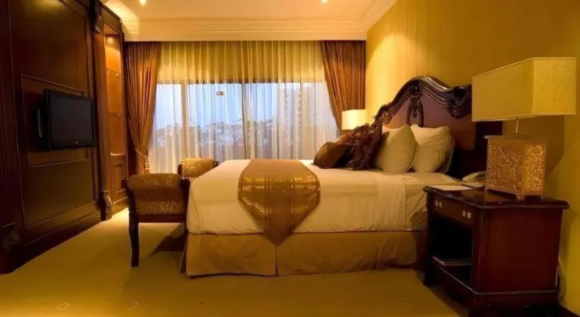 Bed in Danau Toba Hotel International