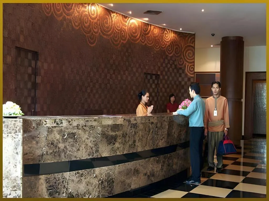 Sri U-Thong Grand Hotel