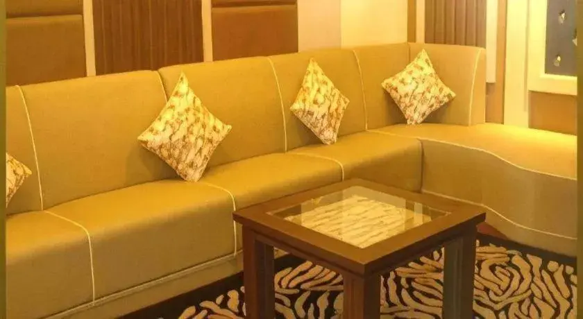 Sri U-Thong Grand Hotel Sri U-Thong Grand Hotel