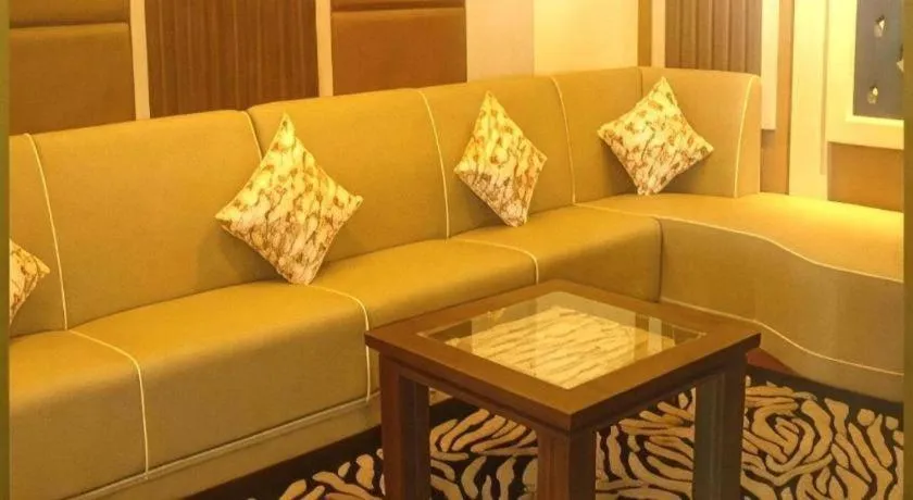 Sri U-Thong Grand Hotel