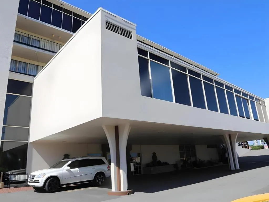 Magnuson Grand Conference Hotel