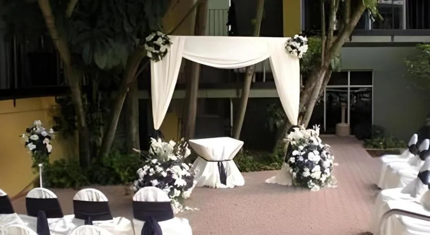 Magnuson Grand Conference Hotel