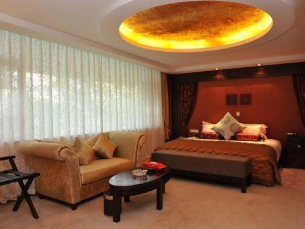 Bed in Nanhai Oil Hotel