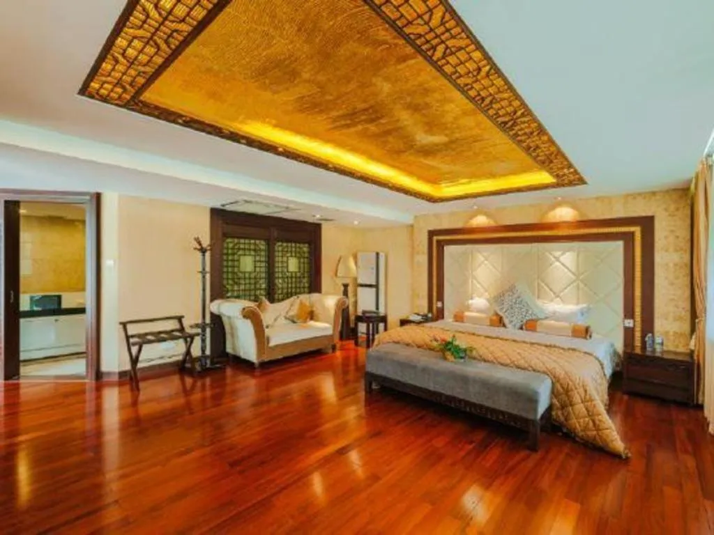 Bed in Nanhai Oil Hotel