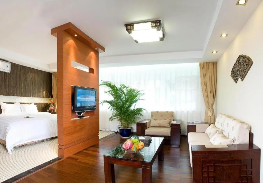 Bed in Nanhai Oil Hotel