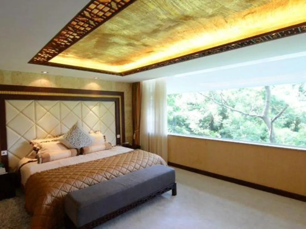 Bed in Nanhai Oil Hotel