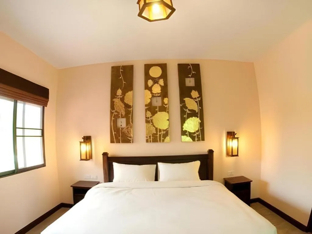 Bed in Monn Phu Phrai