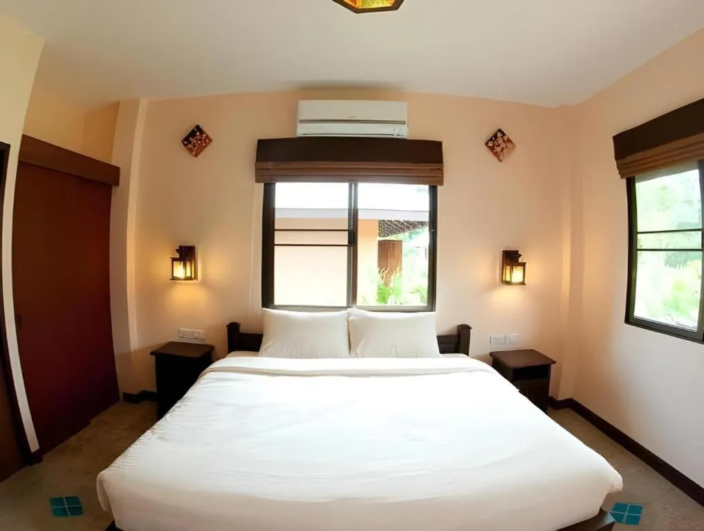 Bed in Monn Phu Phrai