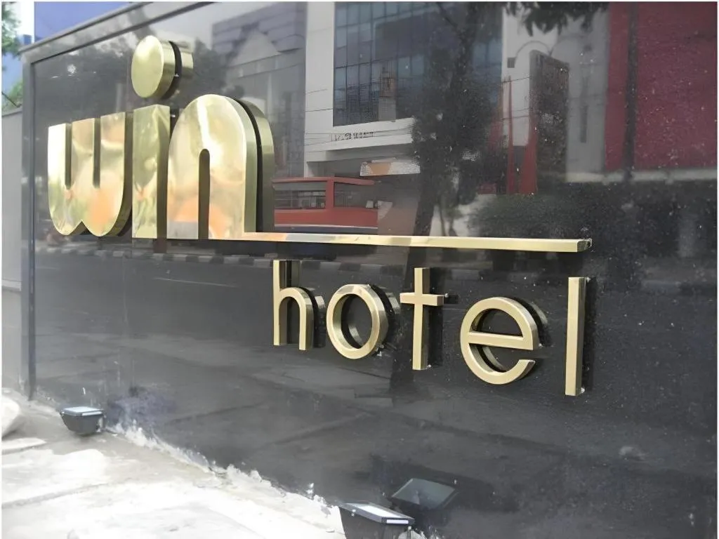 Win Hotel Blok M