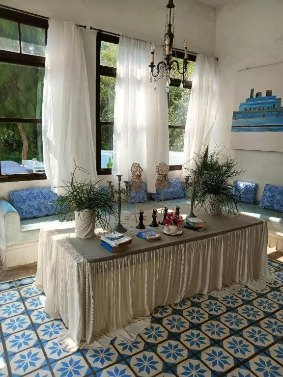 Brassiere Beach Hotel