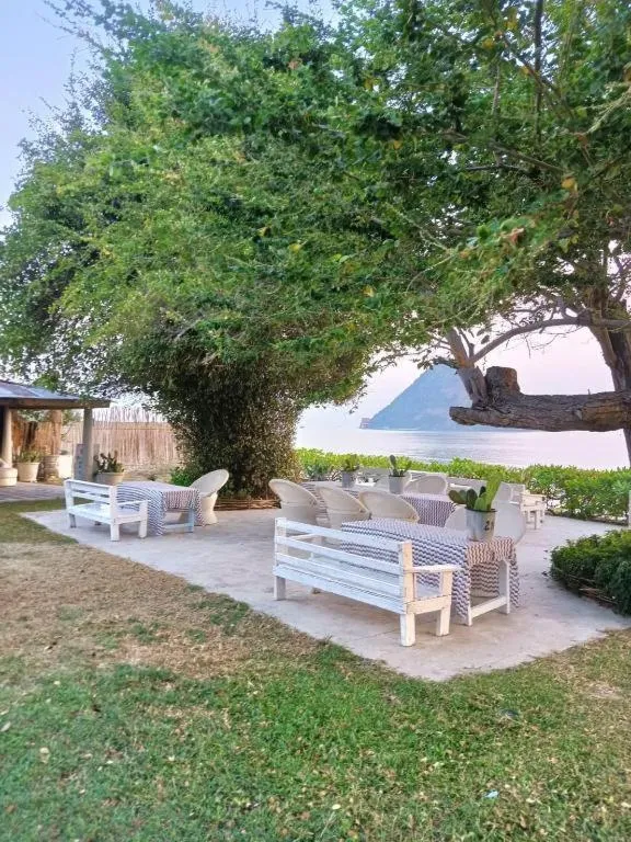 Brassiere Beach Hotel