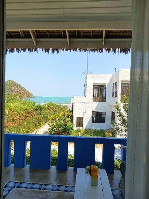 Brassiere Beach Hotel