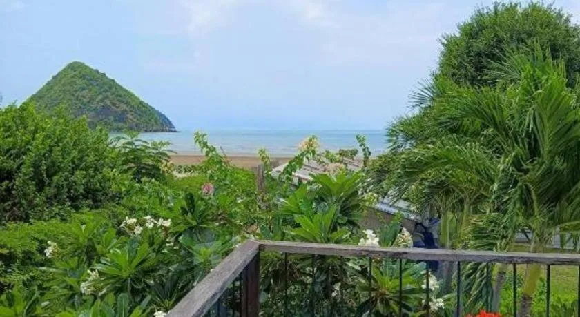 Brassiere Beach Hotel