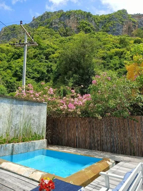 Brassiere Beach Hotel