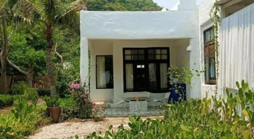 Brassiere Beach Hotel