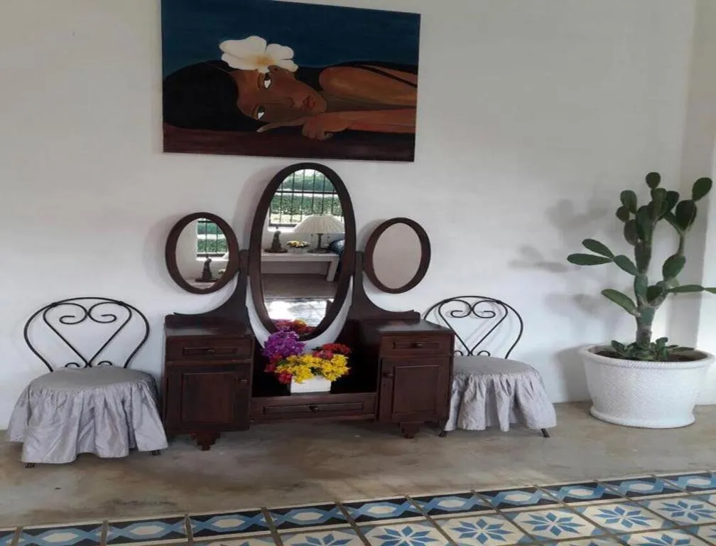 Brassiere Beach Hotel