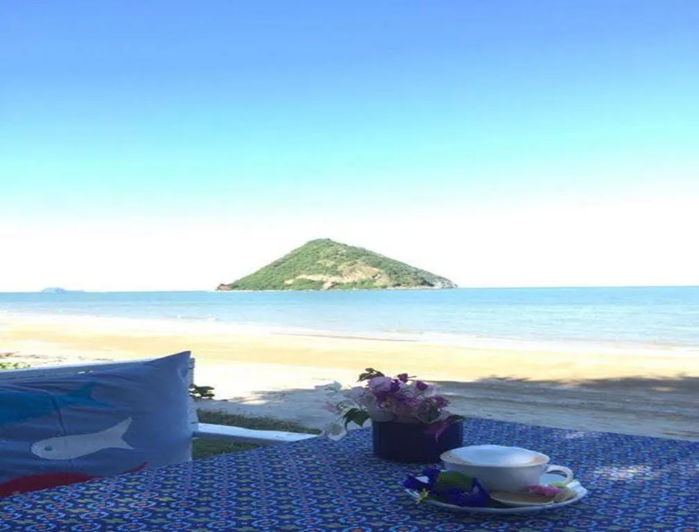 Brassiere Beach Hotel