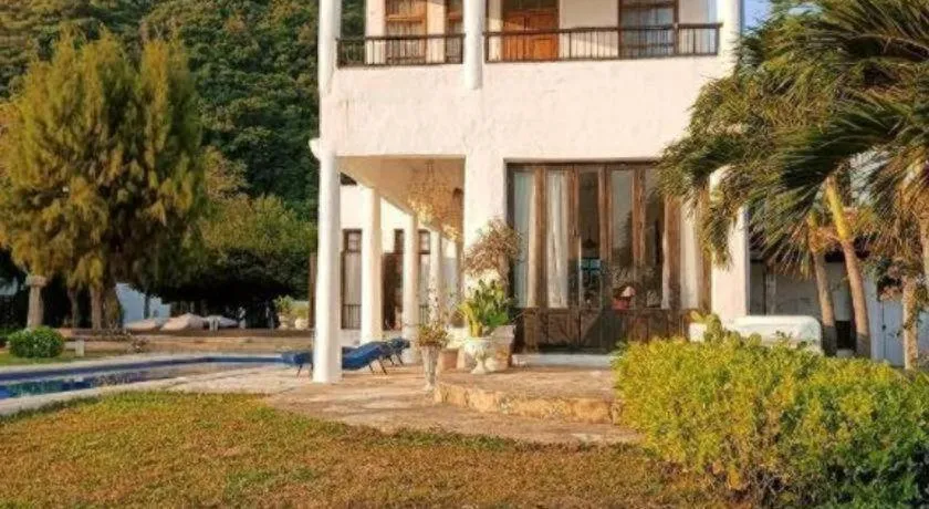 Brassiere Beach Hotel