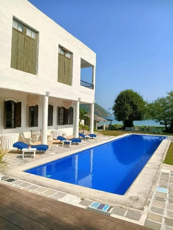 Brassiere Beach Hotel