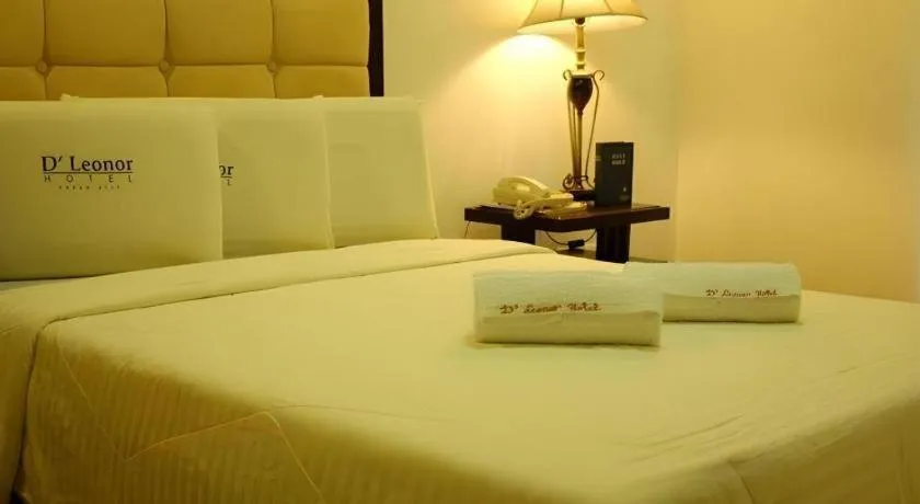Bed in D' Leonor Hotel