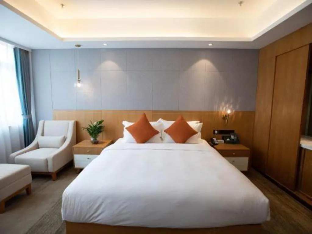 Bed in Kunming Greenlake View Hotel