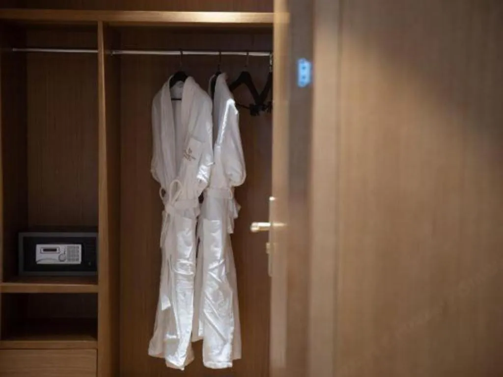 Kunming Greenlake View Hotel