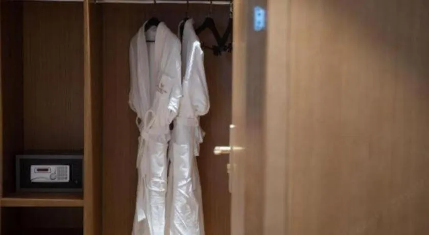 Kunming Greenlake View Hotel