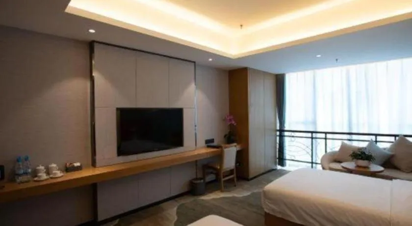 Bed in Kunming Greenlake View Hotel