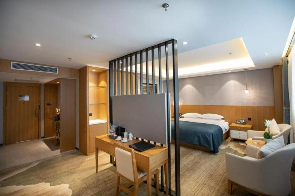 Bed in Kunming Greenlake View Hotel