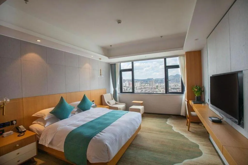 Bed in Kunming Greenlake View Hotel