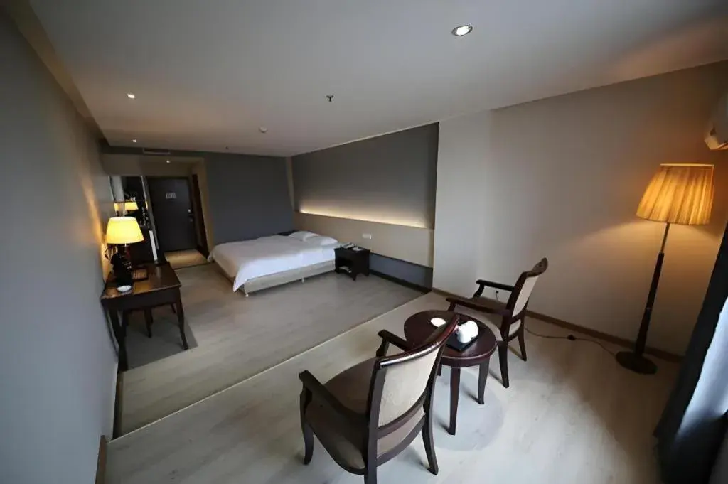 Bed in My Pleasant Hotel Bed in My Pleasant Hotel