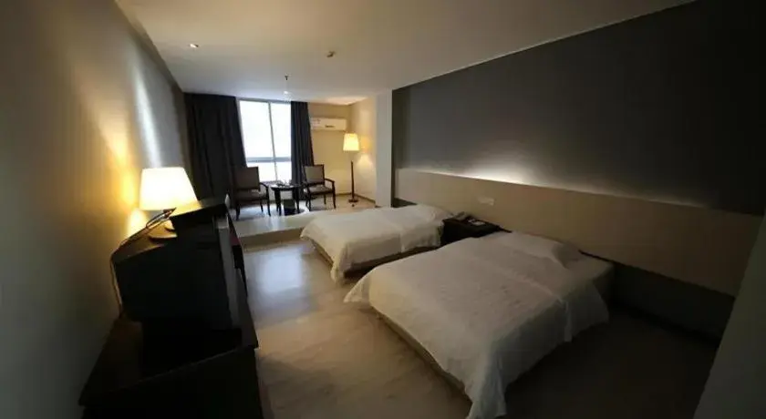 Bed in My Pleasant Hotel Bed in My Pleasant Hotel