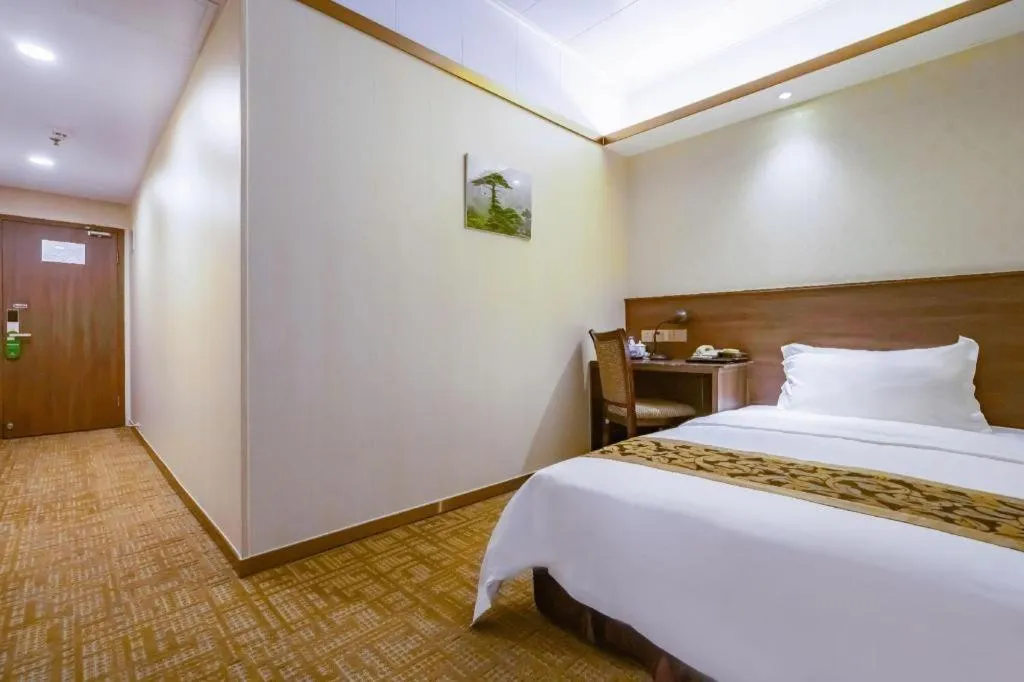 Bed in My Pleasant Hotel