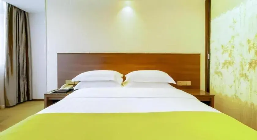 Bed in My Pleasant Hotel Bed in My Pleasant Hotel