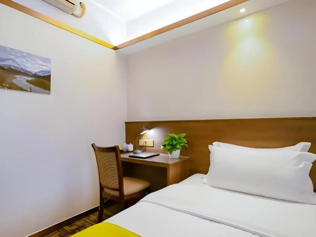 Bed in My Pleasant Hotel