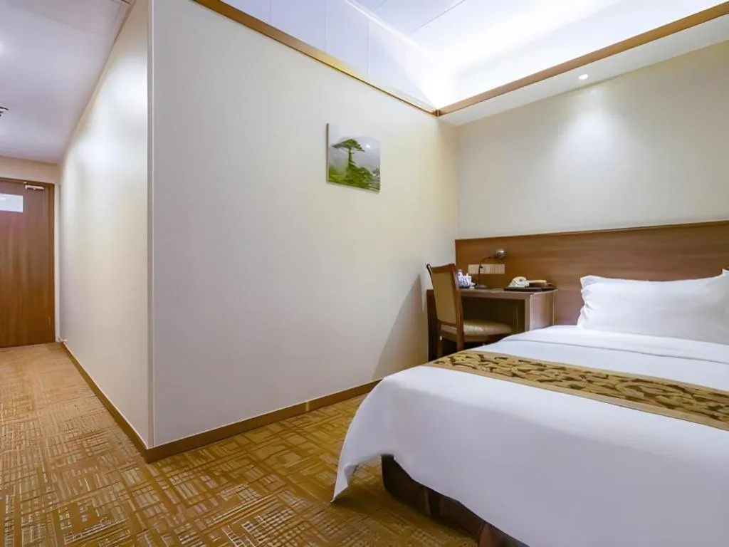 Bed in My Pleasant Hotel