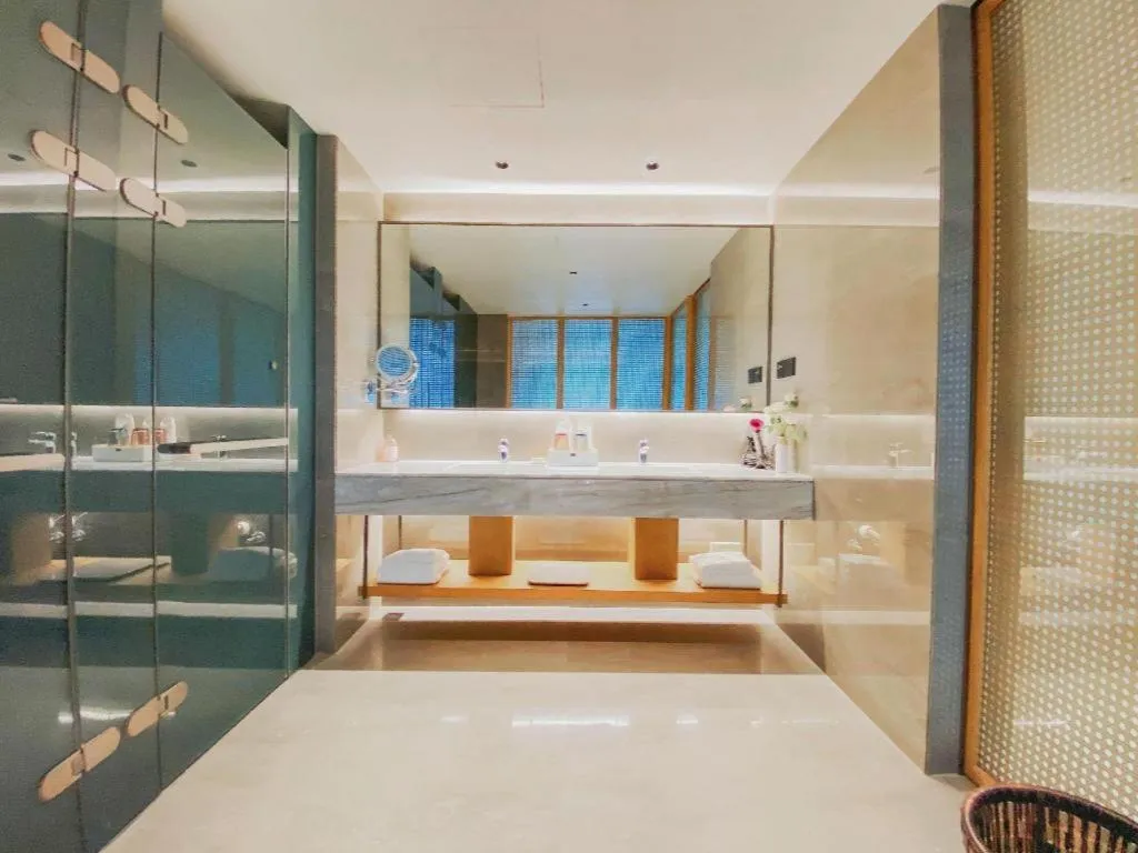 Bed in Dongguan Castfast Hotel