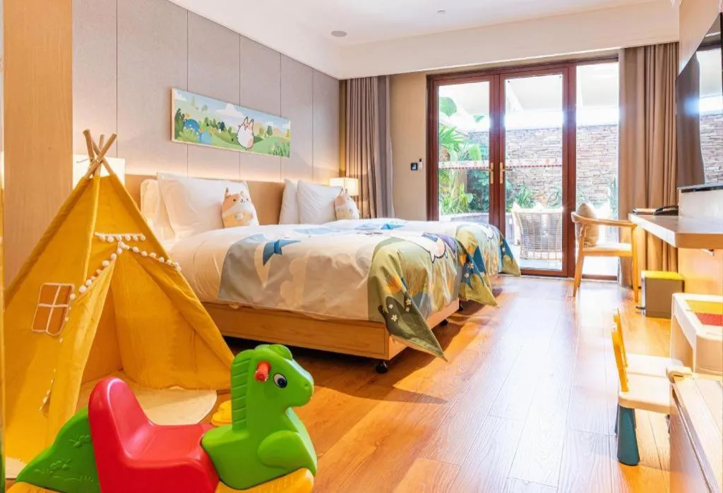 Bed in Dongguan Castfast Hotel