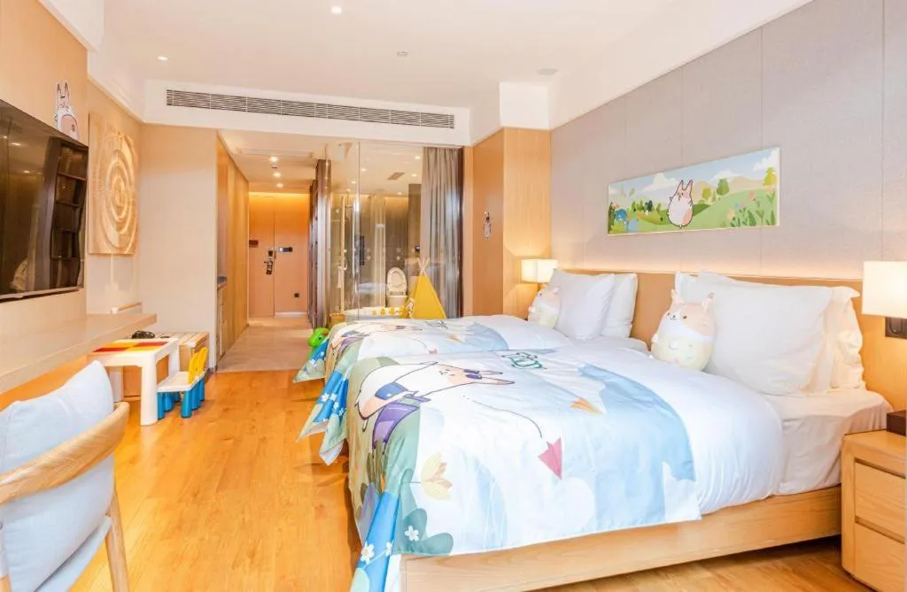 Bed in Dongguan Castfast Hotel