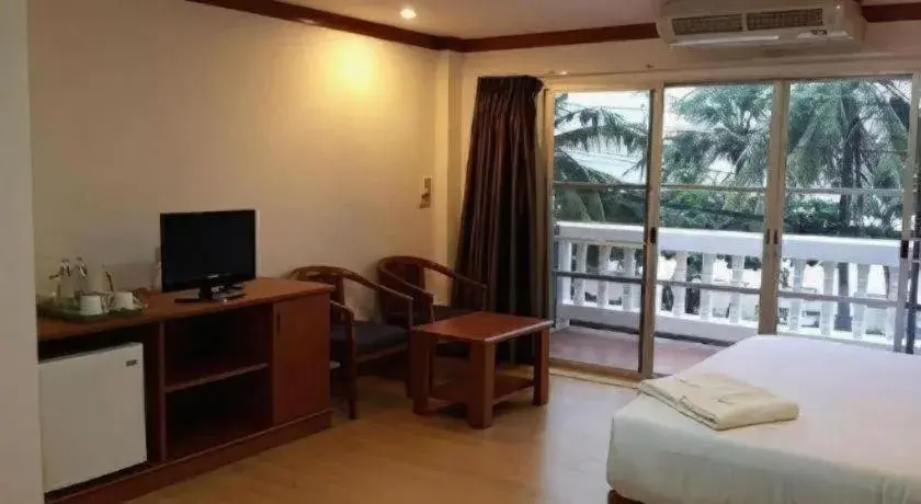 Bed in Sea Falcon on the Water Bed in Sea Falcon on the Water