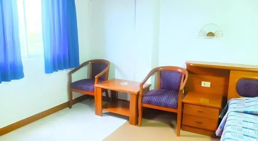 Bed in Sea Falcon on the Water Bed in Sea Falcon on the Water